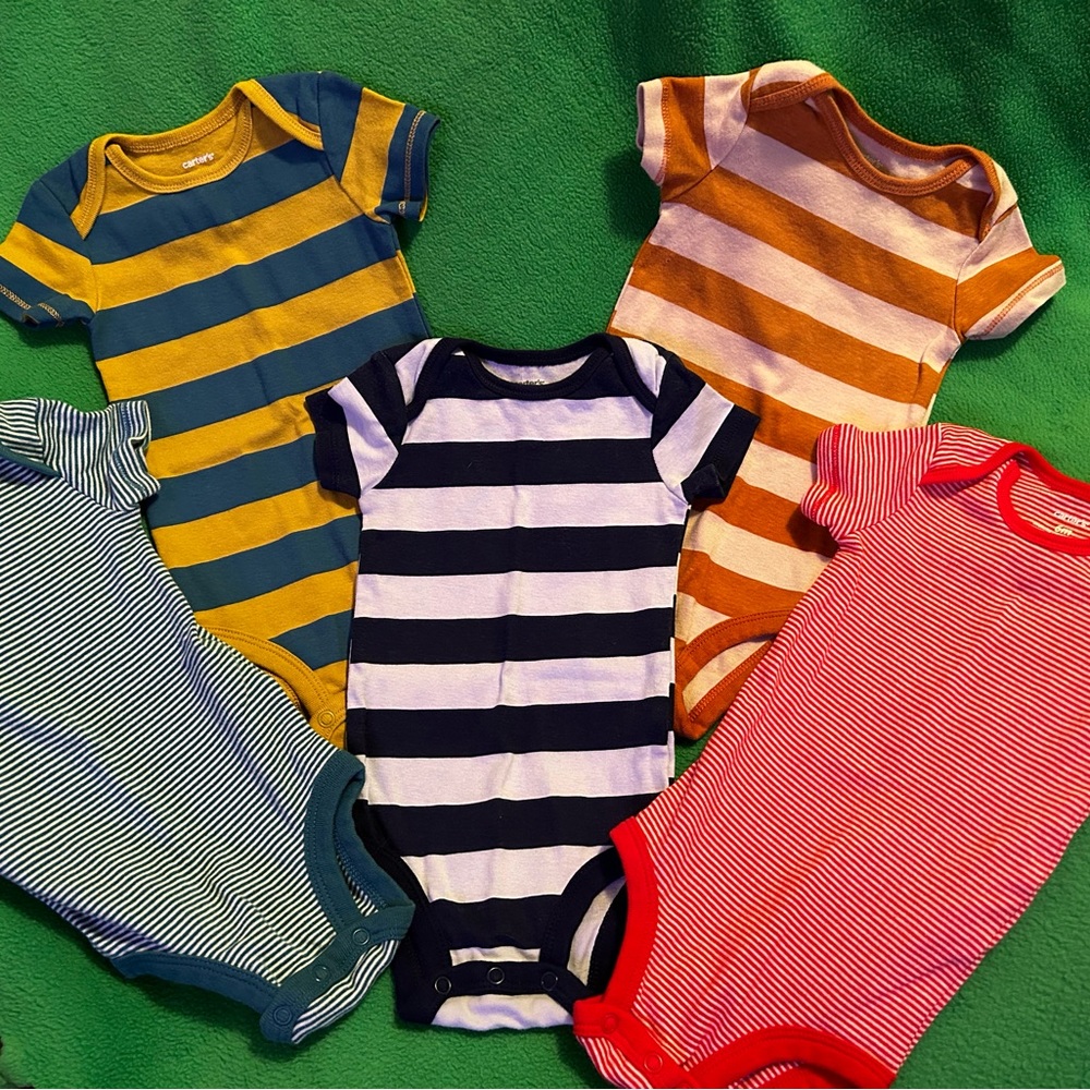 5 pack Carter’s 6m onesies